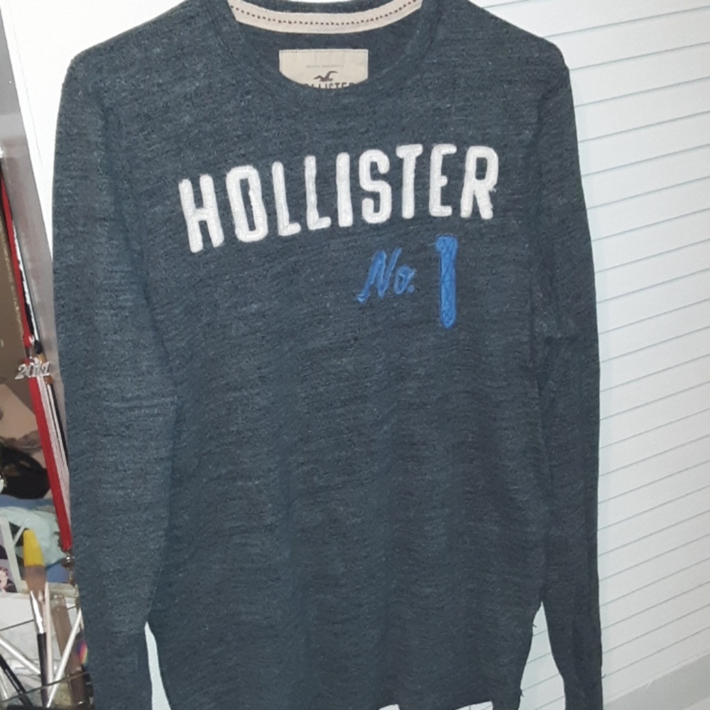 Hollister Long sleeved tee